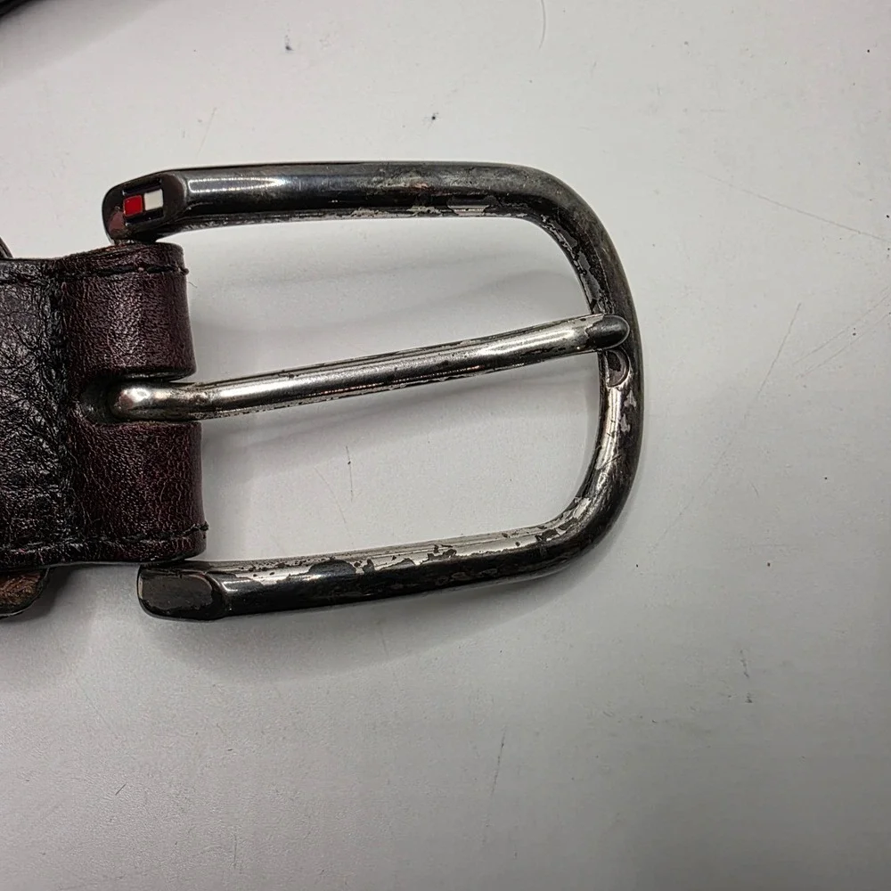Tommy Hilfiger Mens Leather Belt 36 Burgundy Brown Handcrafted in USA Buckle